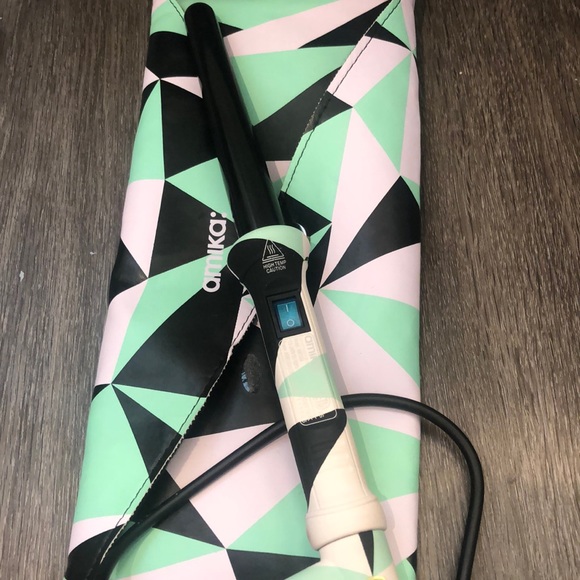 amika curling iron